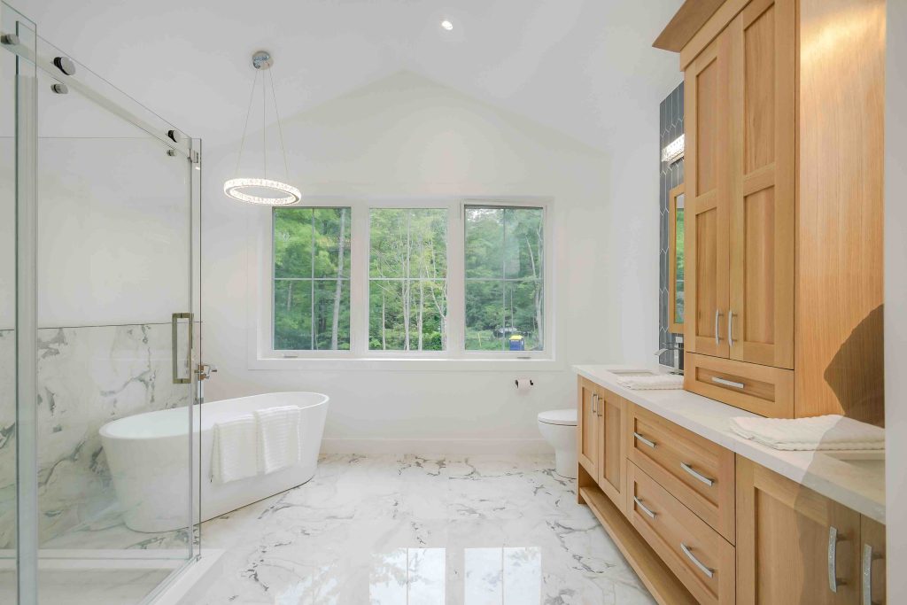 bathroom in a lake rosseau cottage for sale