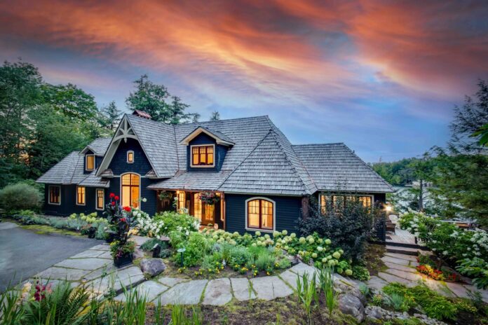 Majestic Cottage for Sale on Lake Joseph